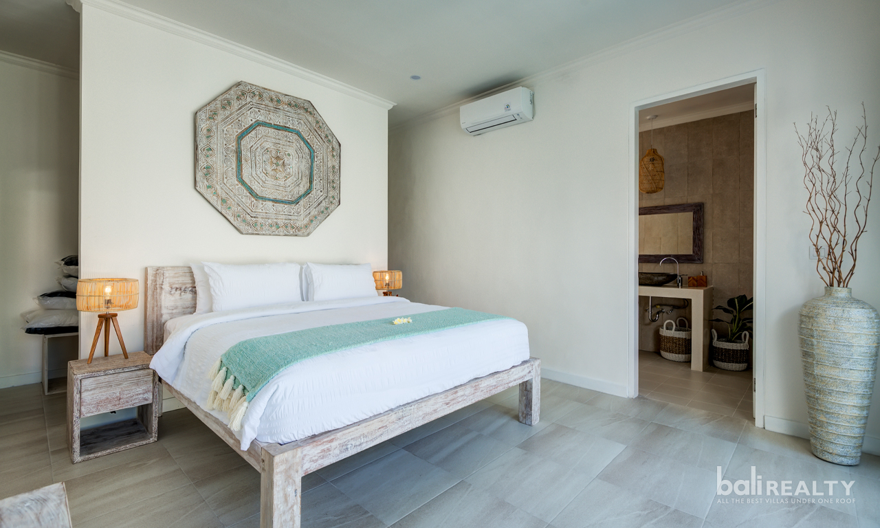 Two-Bedroom Villa Monthly & Yearly Rental – Central Seminyak 2996 — image 10