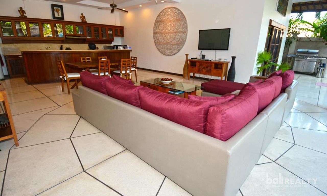 Spacious 3-Bedroom Villa in Prime Seminyak for Long-Term Rental – 3011 — image 3