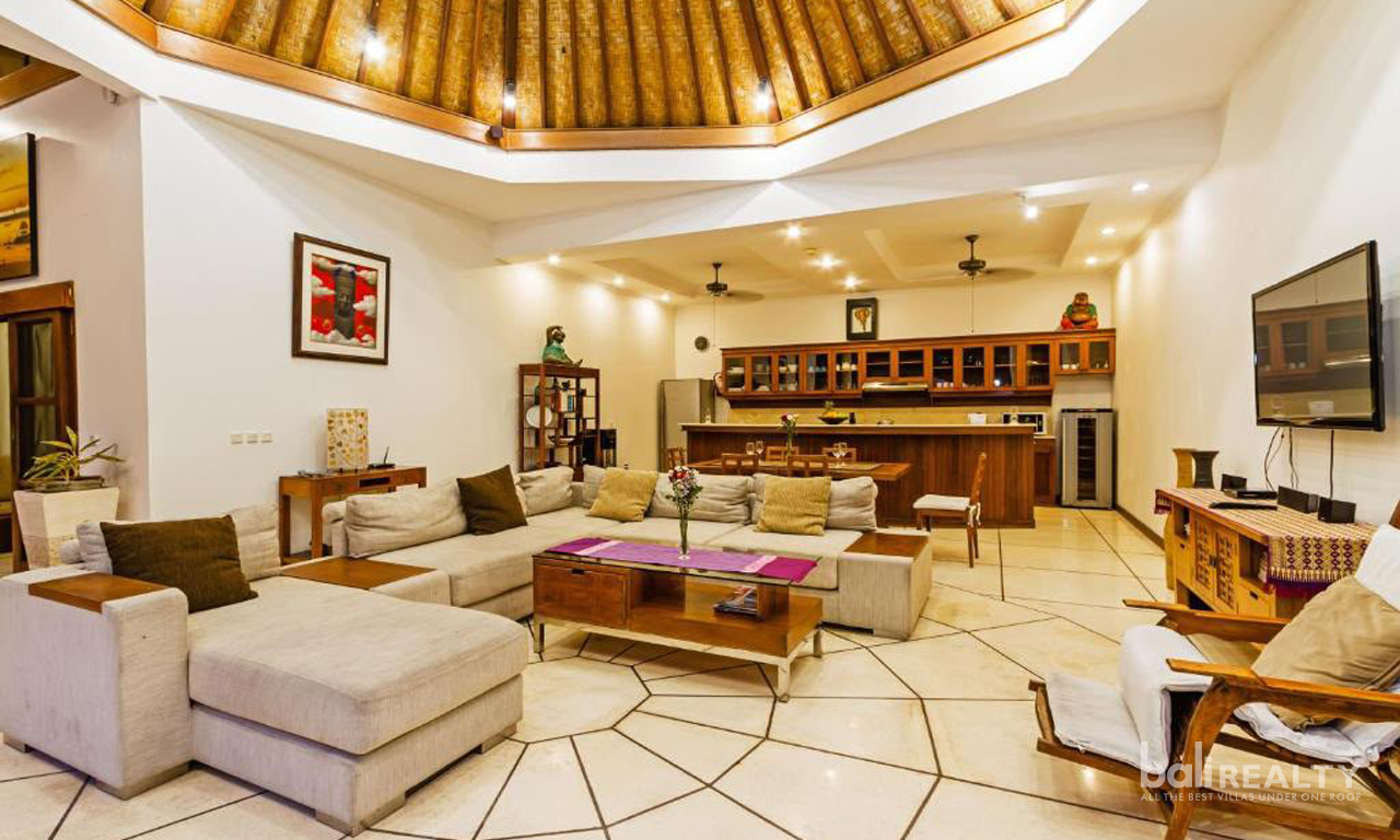 Spacious 3-Bedroom Villa in Prime Seminyak for Long-Term Rental – 3011 — image 4