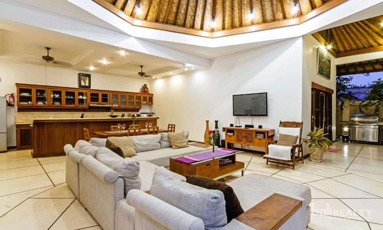 Spacious 3-Bedroom Villa in Prime Seminyak for Long-Term Rental – 3011 — image 5