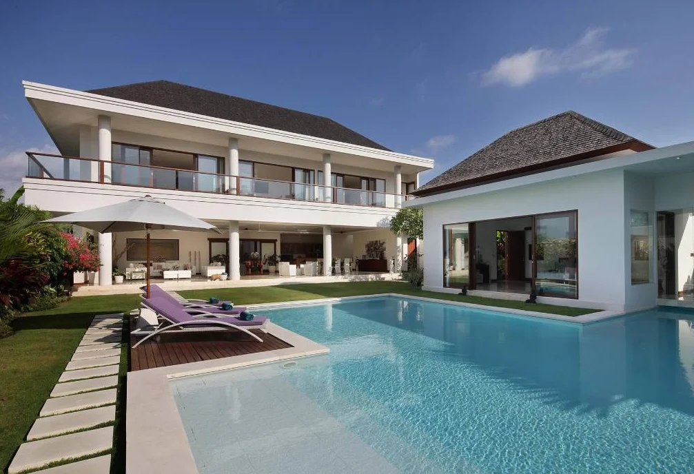 Serene 5-Bedroom Villa with Private Pool in Canggu