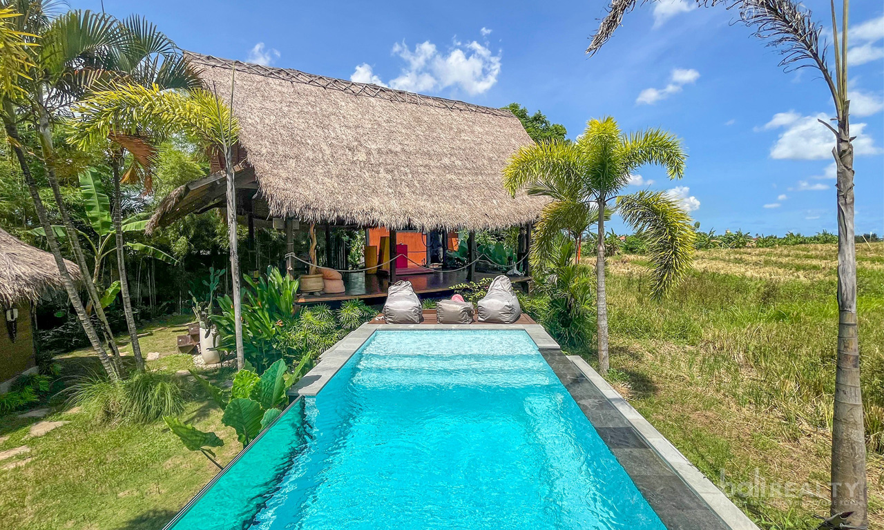 Two-Bedroom Rustic Villa with Rice Field Views Near Seseh Beach – Monthly or Yearly