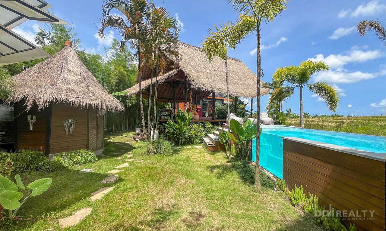 Two-Bedroom Rustic Villa with Rice Field Views Near Seseh Beach – Monthly or Yearly — image 1