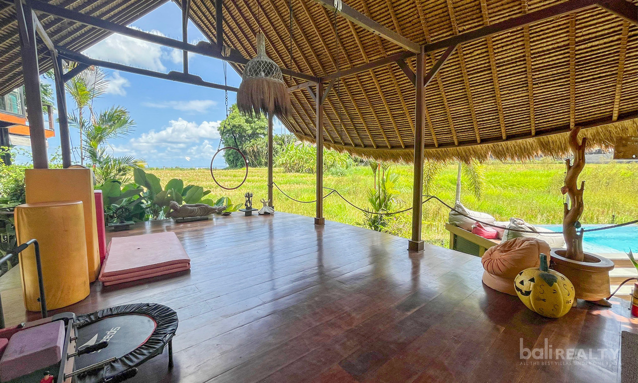 Two-Bedroom Rustic Villa with Rice Field Views Near Seseh Beach – Monthly or Yearly — image 2