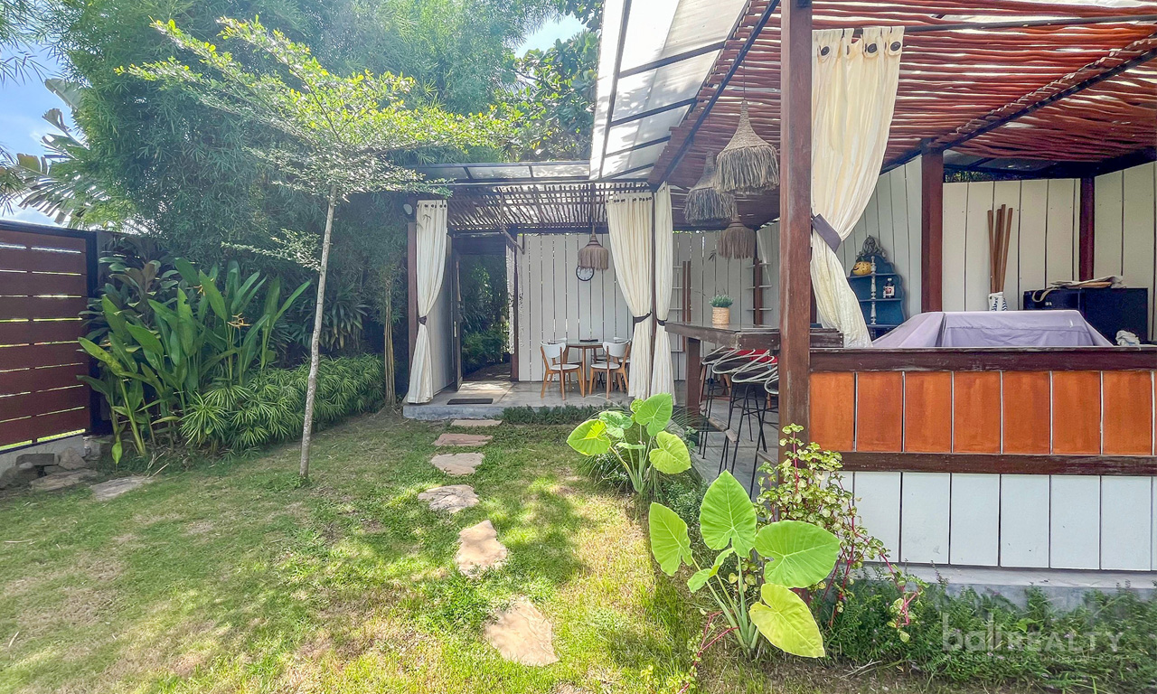 Two-Bedroom Rustic Villa with Rice Field Views Near Seseh Beach – Monthly or Yearly — image 6