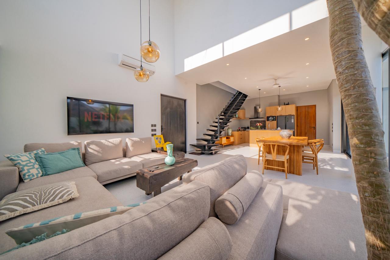 Spacious 4-Bedroom Villa with Rooftop Sunset Lounge for Yearly Rent in Umalas — image 6
