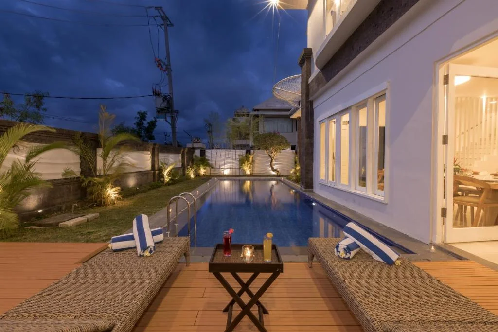Spacious 5-Bedroom Jimbaran Villa with Private Pool, Billiard Room & Stunning Balcony Views — image 5
