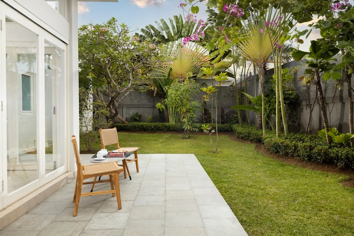 Spacious 5-Bedroom Villa in Kerobokan Bali — image 14