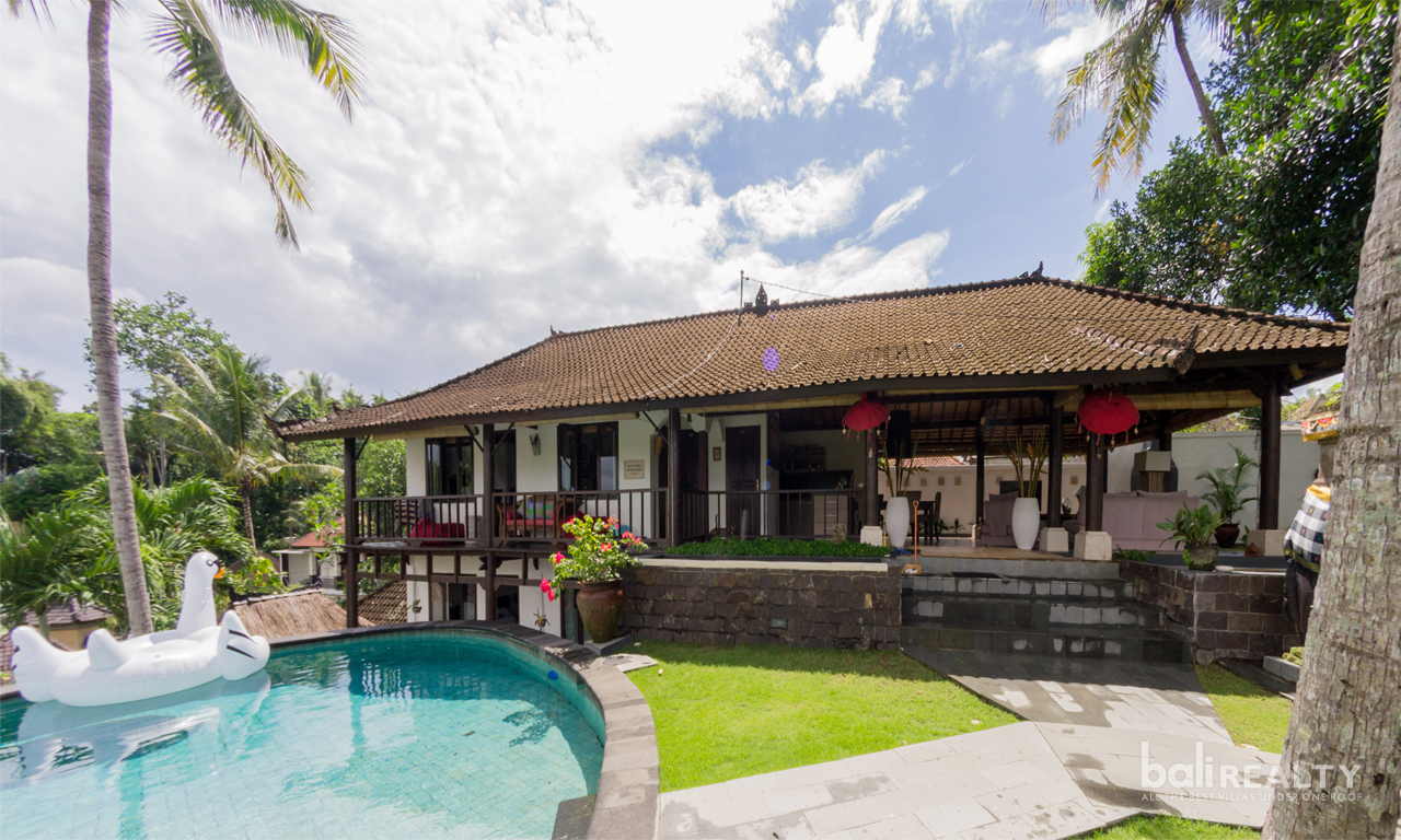 Three-Bedroom Traditional Balinese Villa in Peaceful Tabanan – Yearly Rental – 3005 — image 1