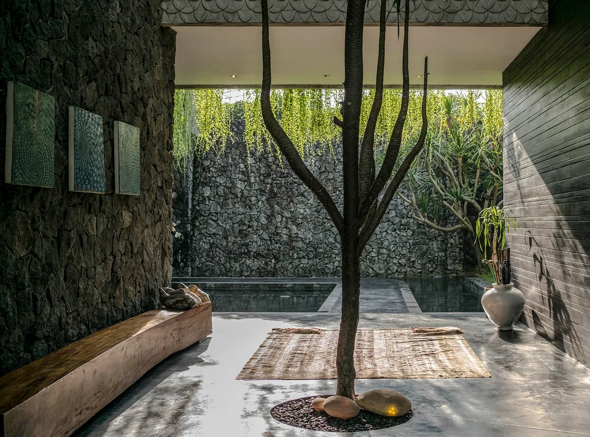 7-Bedroom Designer Villa with Infinity Pool & Mountain Views in Canggu — image 7