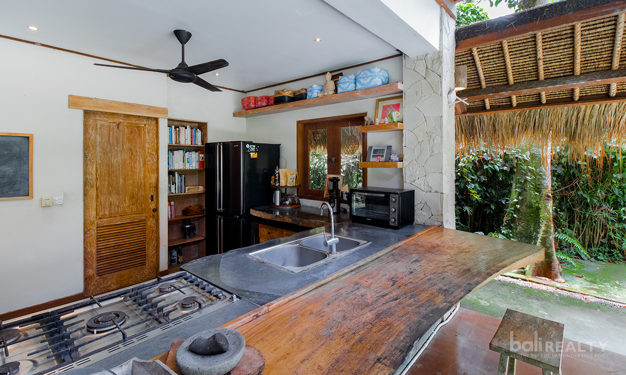 Expansive 27 ARE Freehold Property Investment Opportunity, Minutes from Central Ubud — image 4