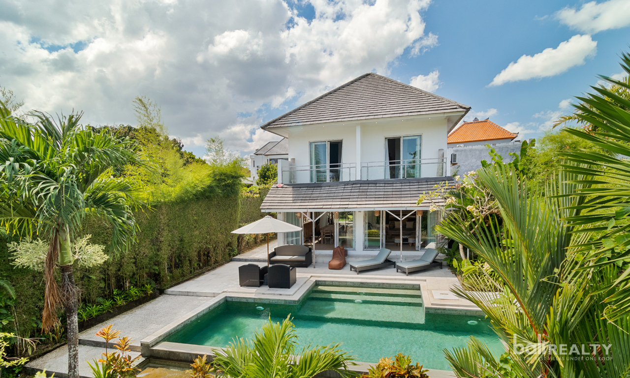 Serene and Spacious Four-Bedroom Family Villa for Yearly Rent in Umalas