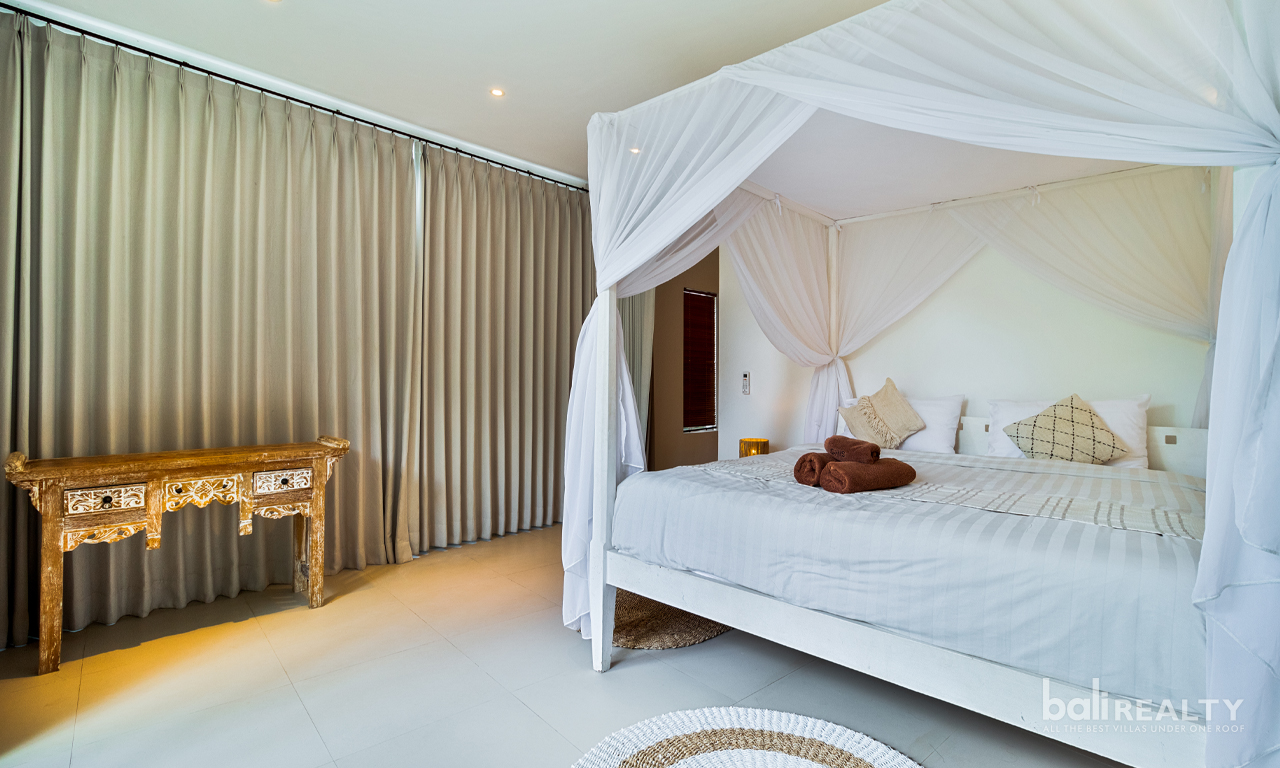 Serene and Spacious Four-Bedroom Family Villa for Yearly Rent in Umalas — image 13