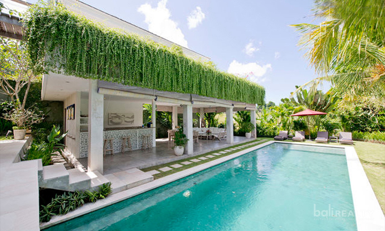 Gorgeous Mediterranean Style Villa