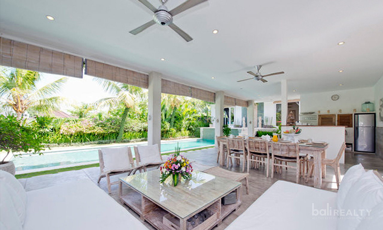 Gorgeous Mediterranean Style Villa — image 2