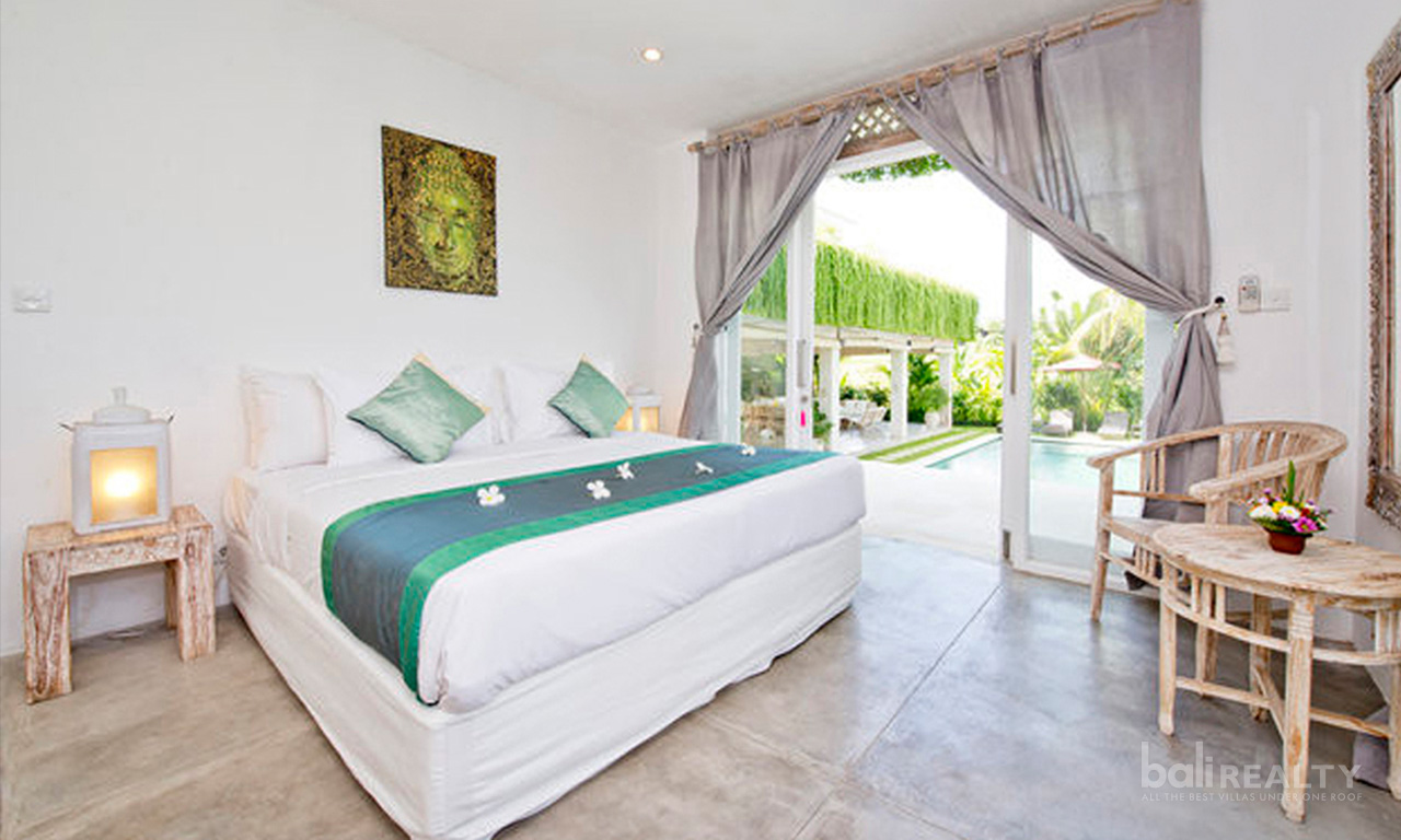 Gorgeous Mediterranean Style Villa — image 3