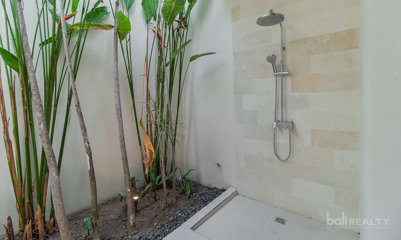 Cozy Two-Bedroom Freehold Villa in a Secure Umalas Complex – Fully Furnished, Great Deal — image 15