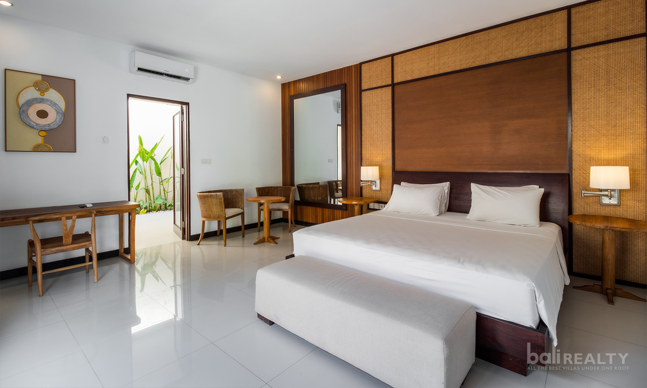 Cozy Two-Bedroom Freehold Villa in a Secure Umalas Complex – Fully Furnished, Great Deal — image 9