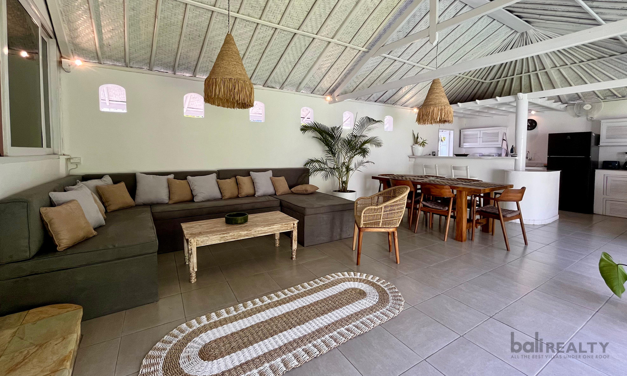 Newly Renovated Spacious Three-Bedroom Villa in Umalas for Yearly Rental — image 4