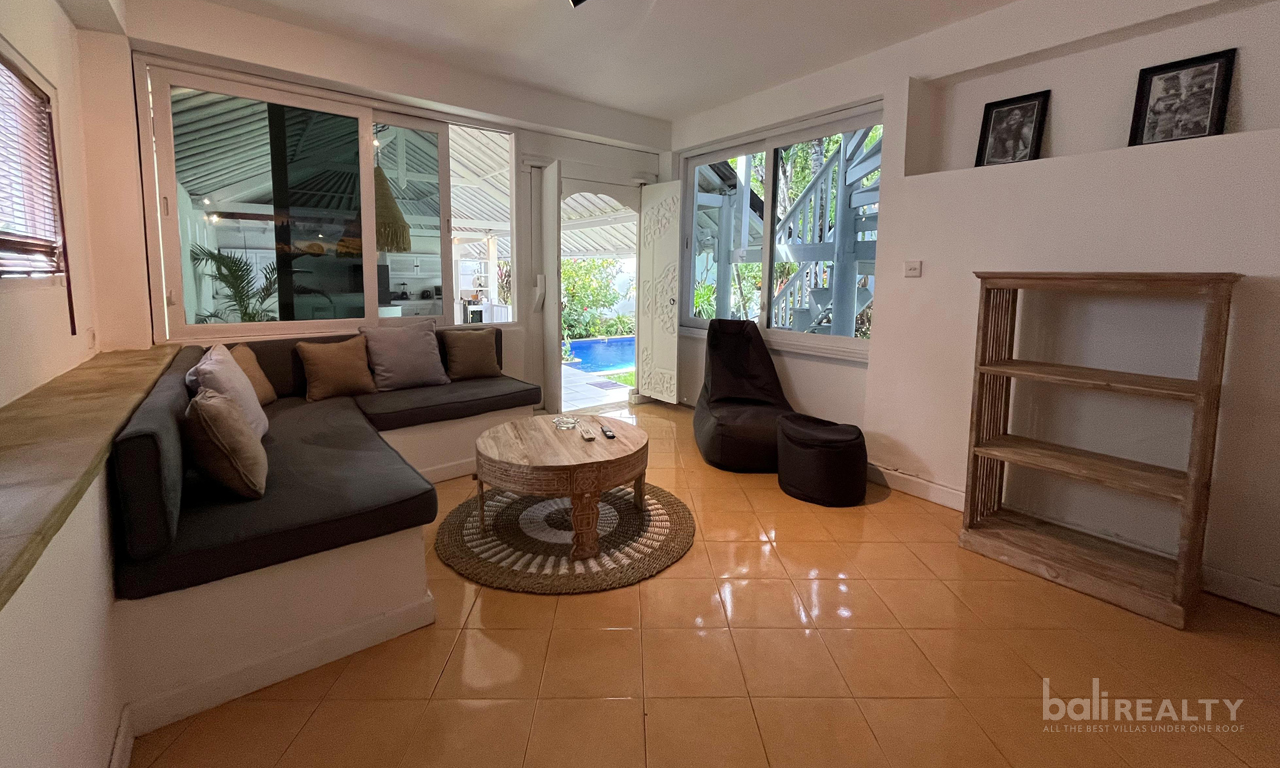 Newly Renovated Spacious Three-Bedroom Villa in Umalas for Yearly Rental — image 7