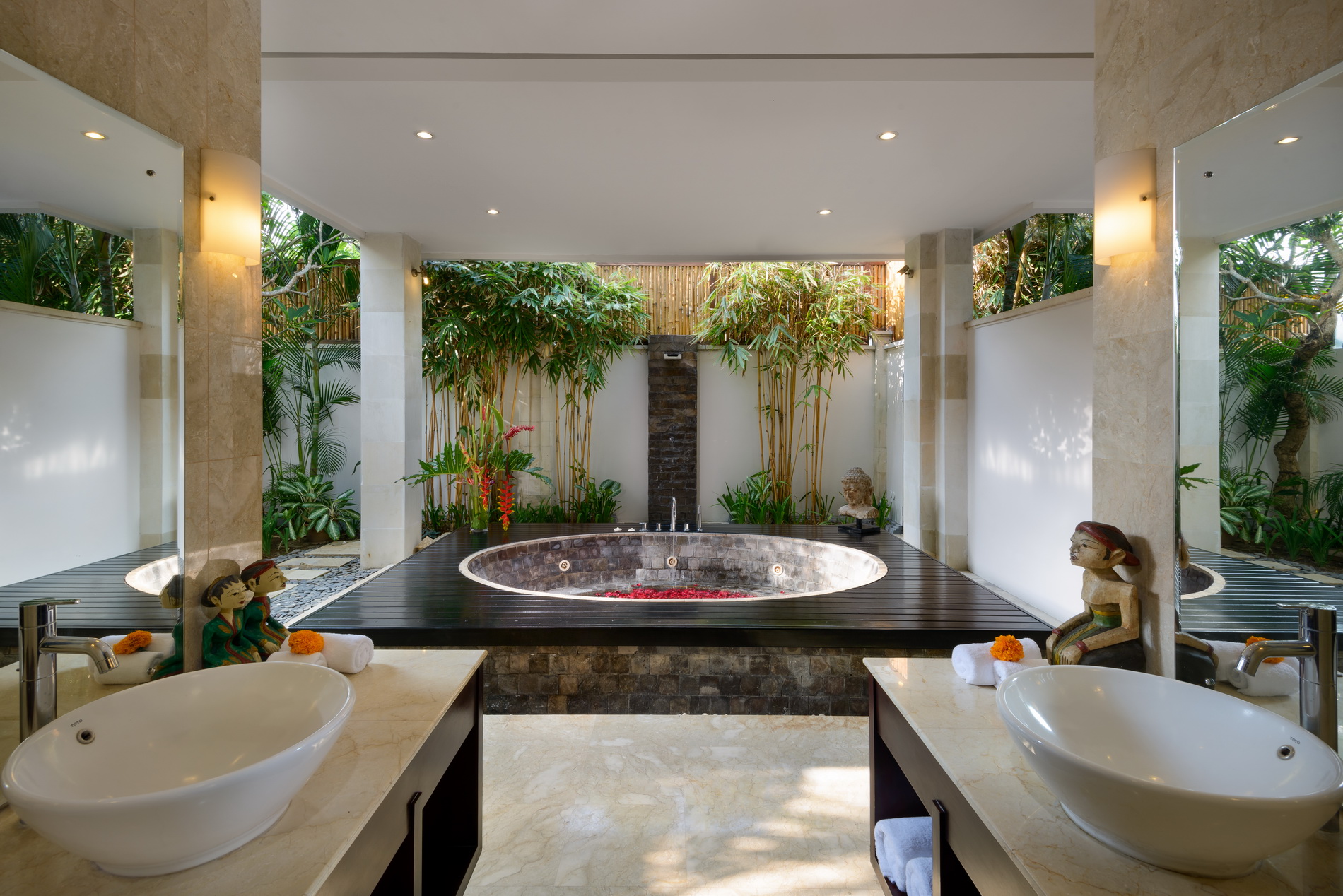 Villa Amman, Seminyak 4 bedroom villa for rental, Bali — image 15