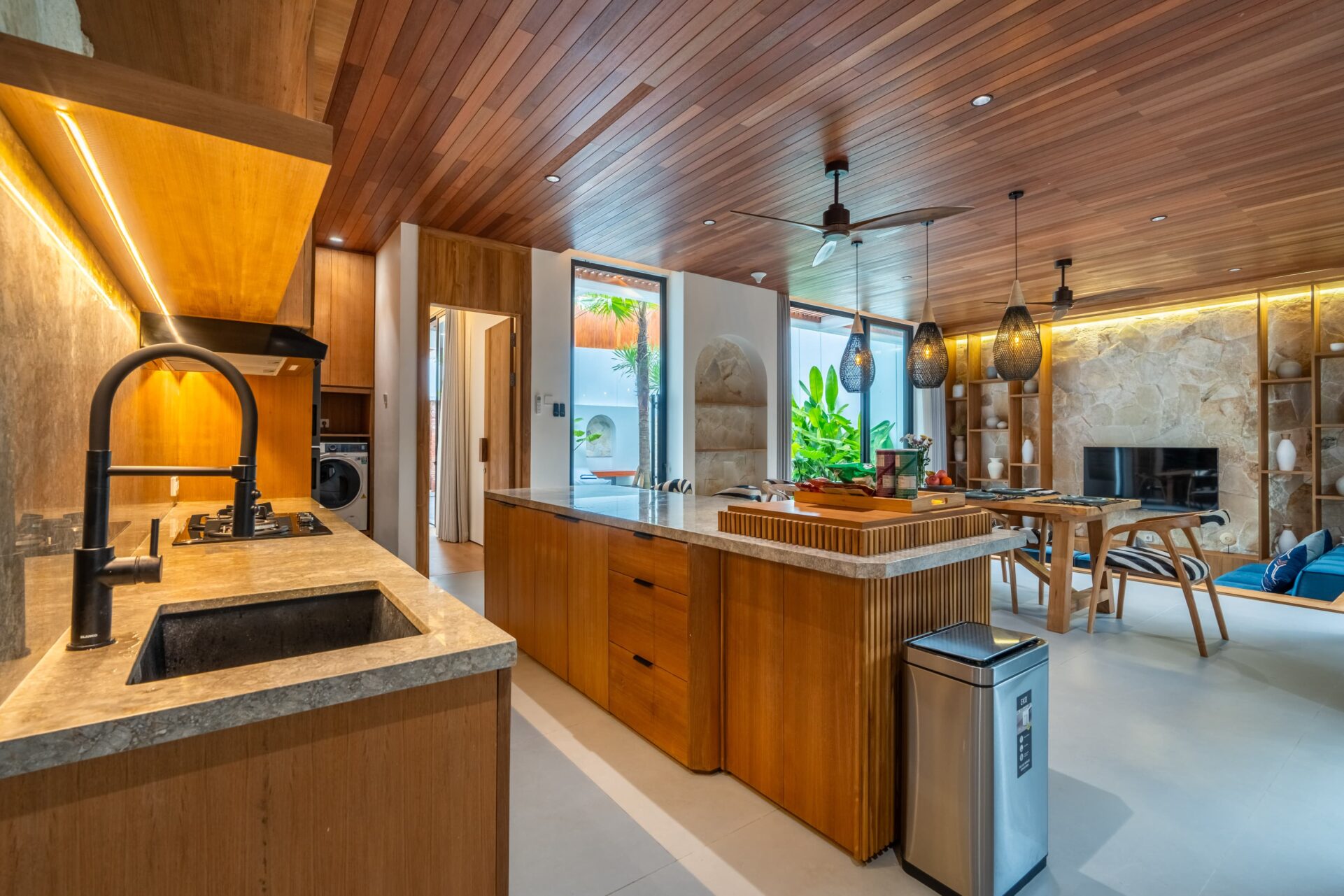 Modern 3 Bedroom Villa in Prime Berawa Location – 5 Minutes to the Beach — image 4