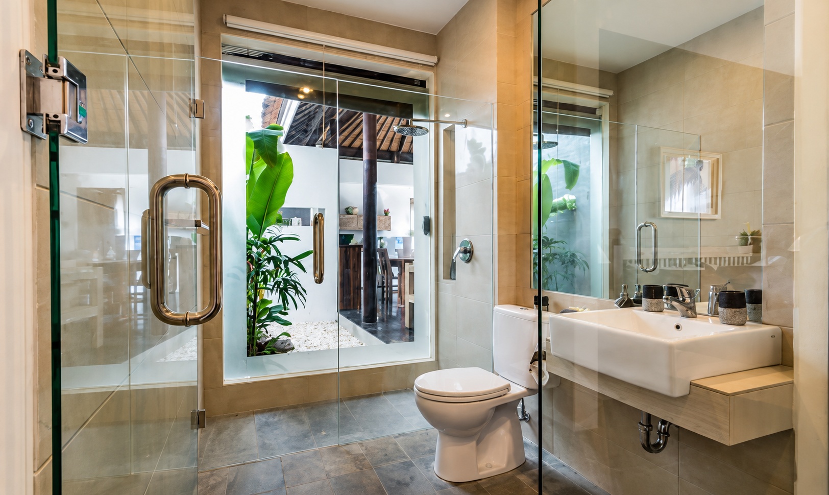 Cozy 3 Bedroom Villa with Private Pool in the Heart of Berawa — image 6