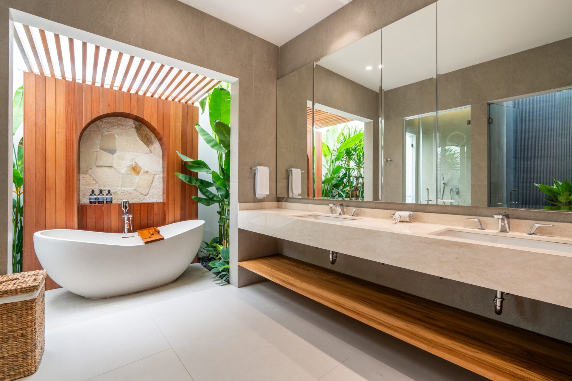 Modern 3 Bedroom Villa in Prime Berawa Location – 5 Minutes to the Beach — image 13