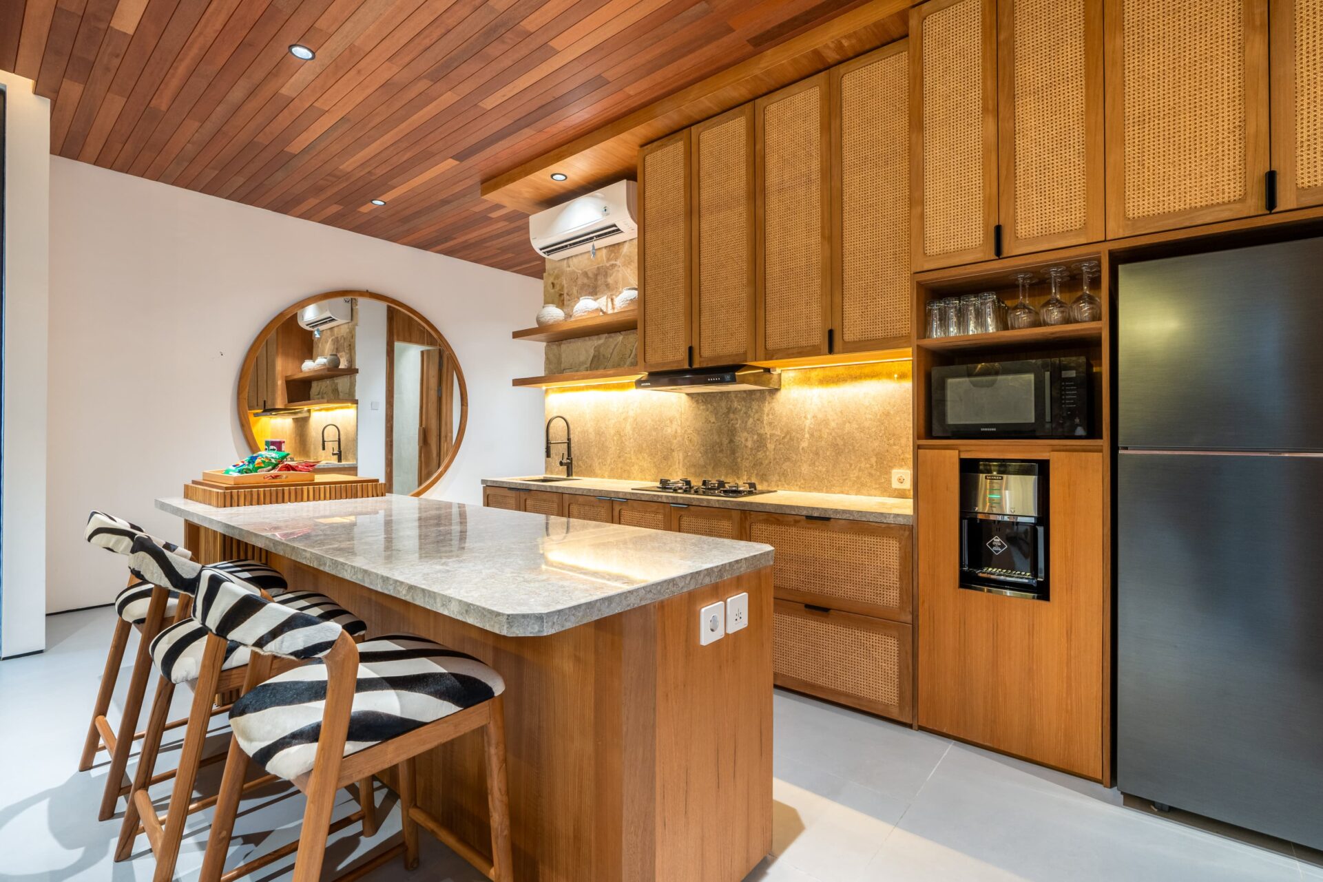 Modern 3 Bedroom Villa in Prime Berawa Location – 5 Minutes to the Beach — image 5