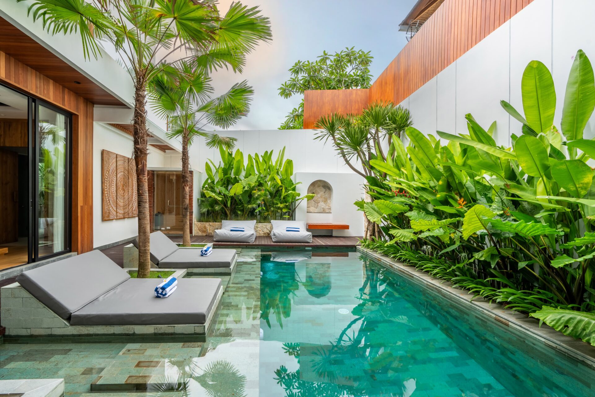 Modern 3 Bedroom Villa in Prime Berawa Location – 5 Minutes to the Beach