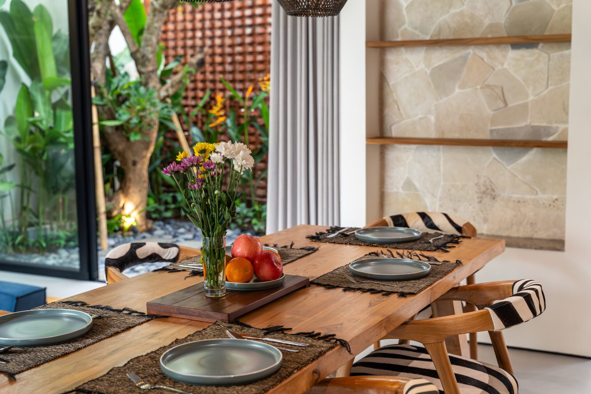 Modern 3 Bedroom Villa in Prime Berawa Location – 5 Minutes to the Beach — image 3