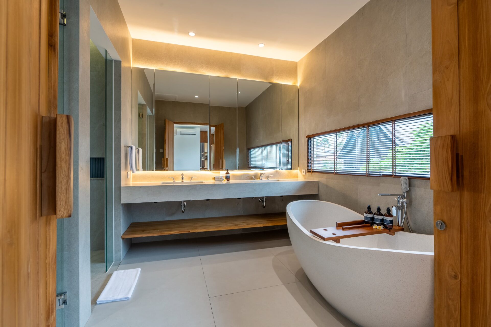 Modern 3 Bedroom Villa in Prime Berawa Location – 5 Minutes to the Beach — image 9