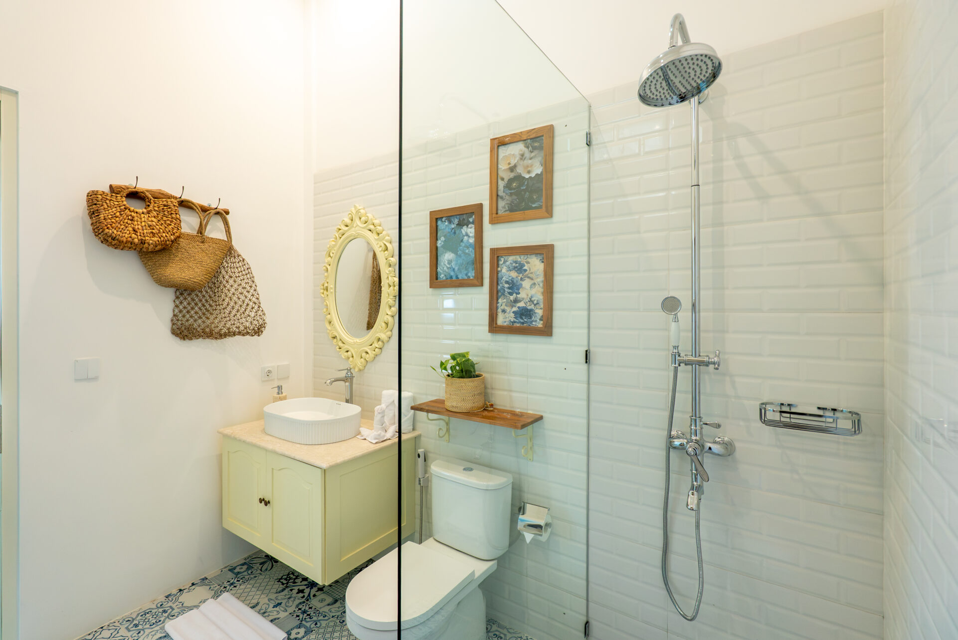 Luxury 6 Bedroom Villa with Private Pool in Berawa, Canggu — image 17