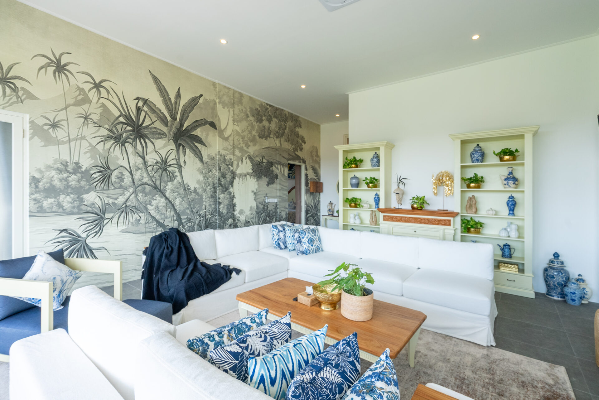 Luxury 6 Bedroom Villa with Private Pool in Berawa, Canggu — image 4