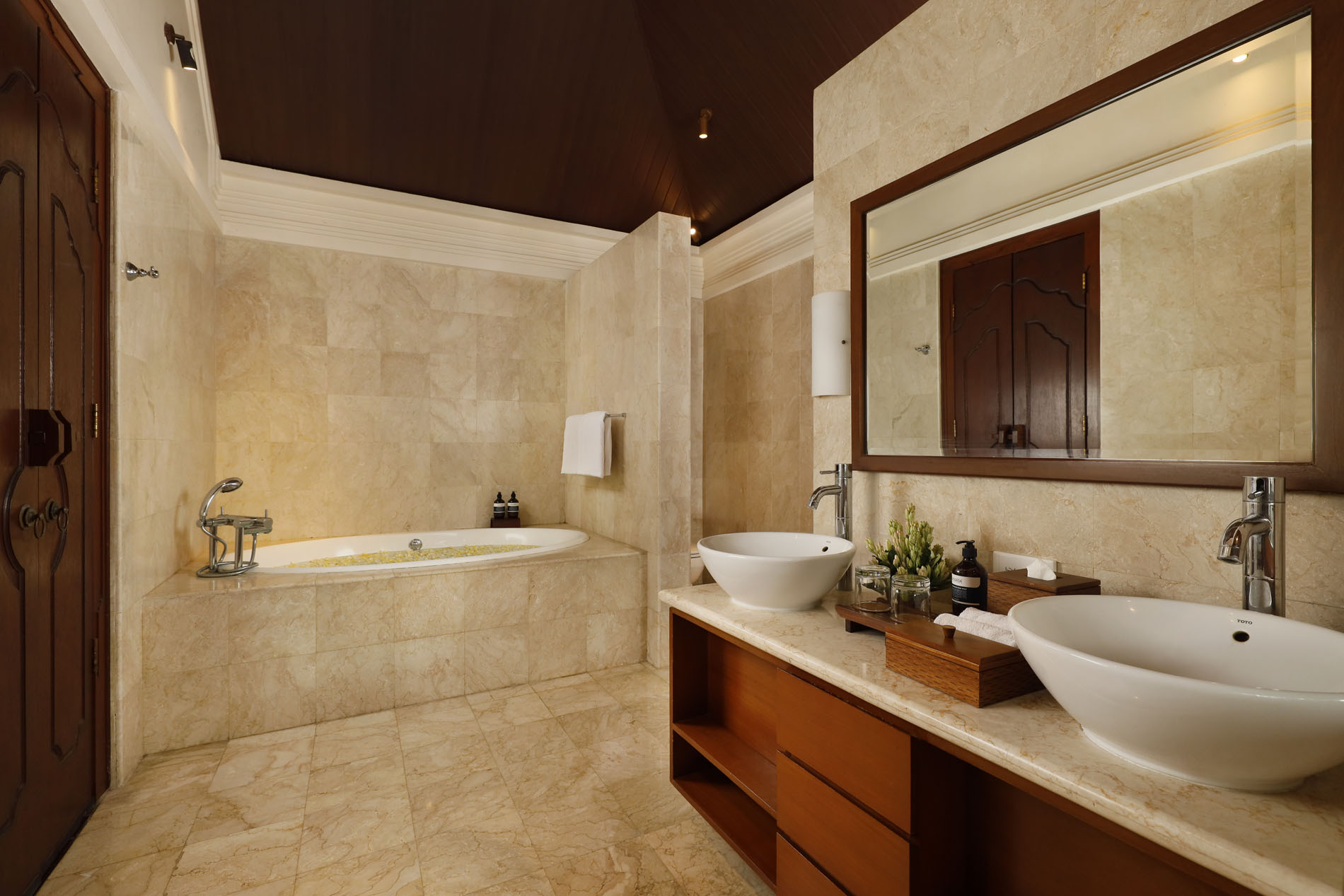 Villa Edward Jimbaran | 3-Bedroom Villa with Private Pool — image 11