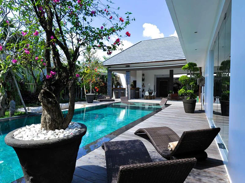 Stylish 3-Bedroom Villa with 12m Pool – Only 10 Mins Walk to Oberoi Street, Seminyak