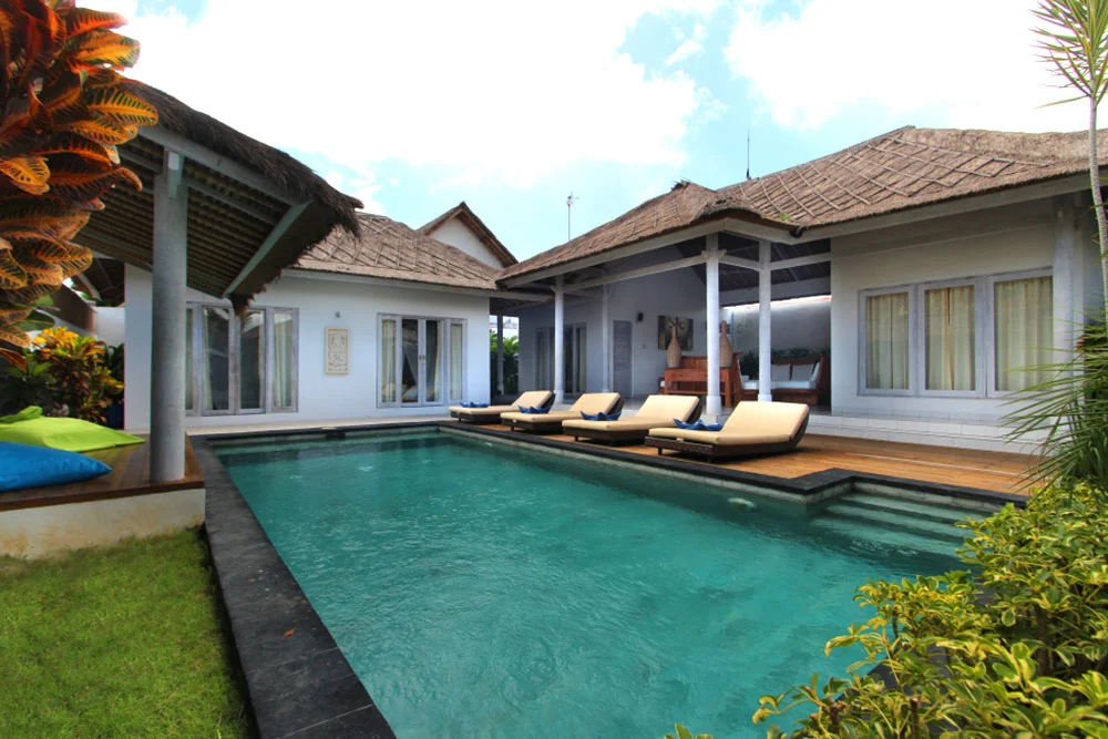 4-Bedroom Tropical Villa in Central Seminyak – Walk to Oberoi Street