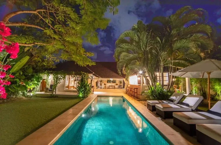 Chic 2BR Villa in Oberoi Seminyak – Walk to Beach & Eat Street — image 4