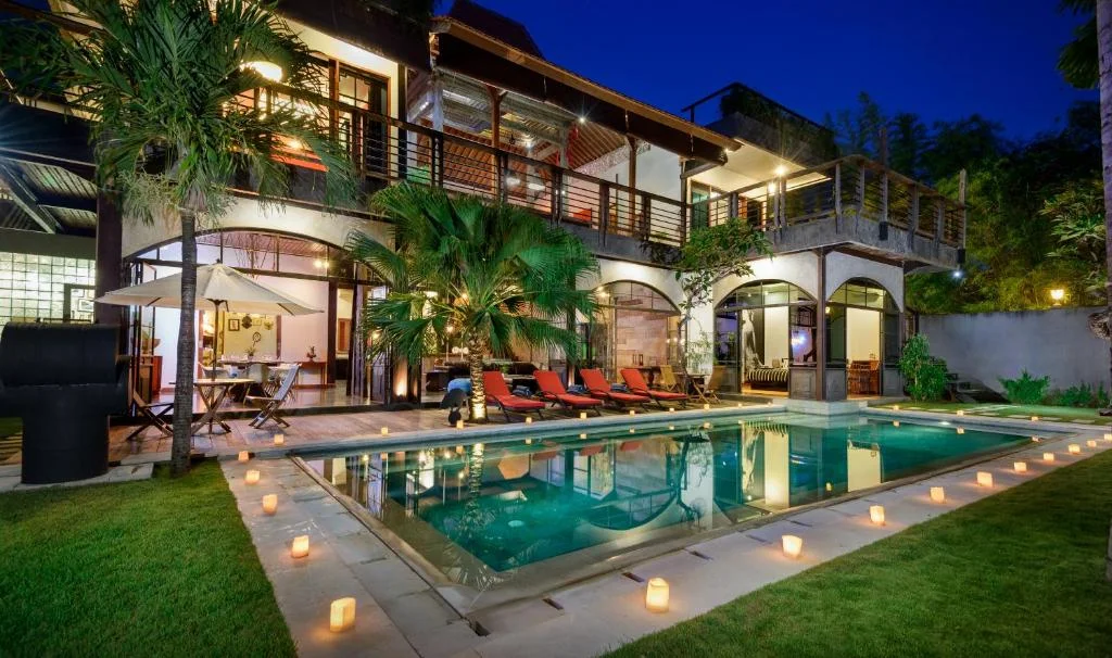 Stylish 6BR Villa Pool in Central Seminyak — image 4