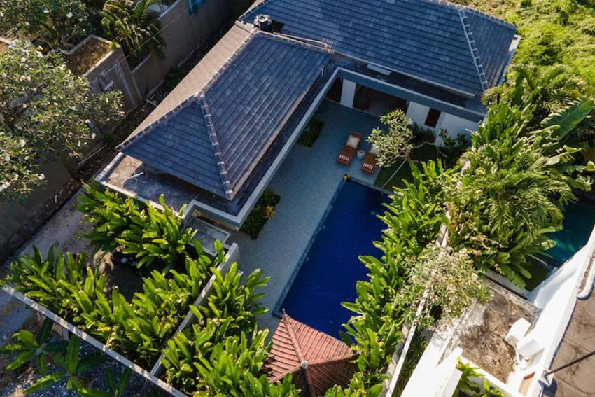 Stylish 2-Bedroom Villa in Canggu – Walk to Café del Mar & the Beach