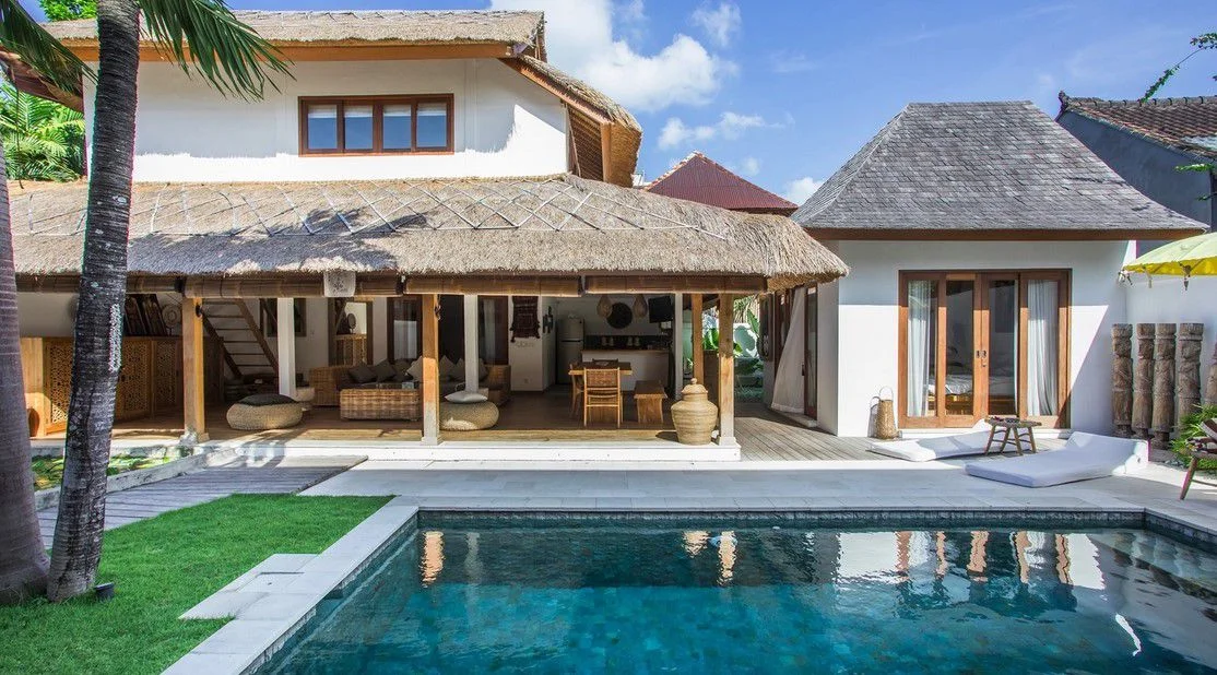 Tropical Charm in the Heart of Seminyak – 3BR Private Villa, Steps from the Beach — image 3