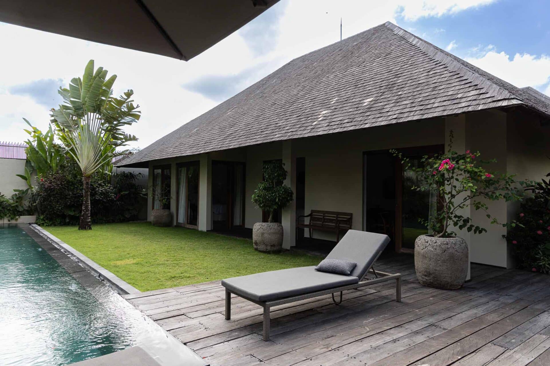 Modern, Bali Tropical Villa – Central Umalas — image 3