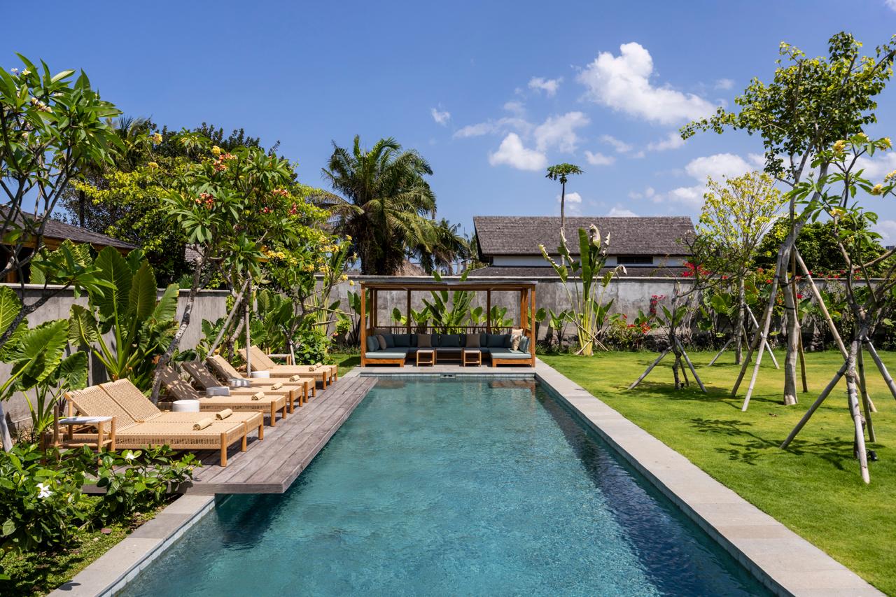 6 bedroom seaside villa in Seseh in Seseh / Cemagi