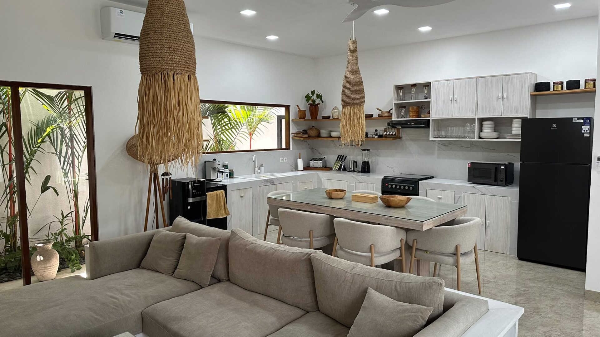 Brand-New 3 Bedroom Family Villa with Rice Field Views in Sanur — image 5