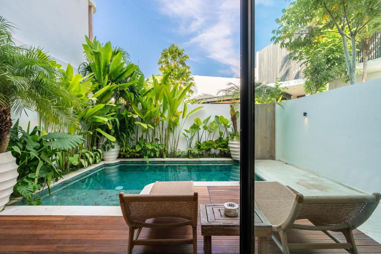 Modern Fully Furnished 3-Bedroom Villa for Monthly and Yearly Rental in Berawa — image 2