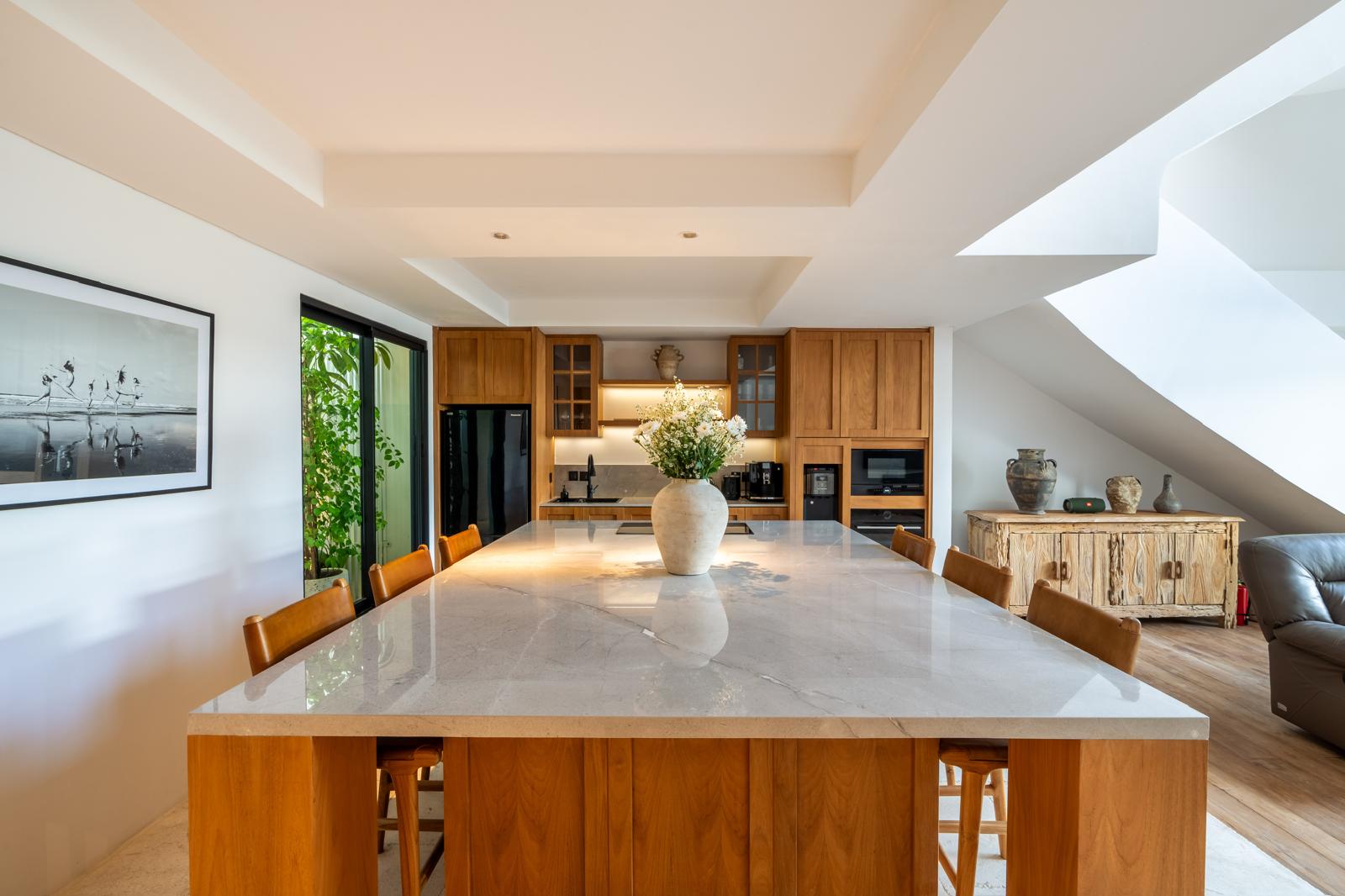 Modern Fully Furnished 3-Bedroom Villa for Monthly and Yearly Rental in Berawa — image 13