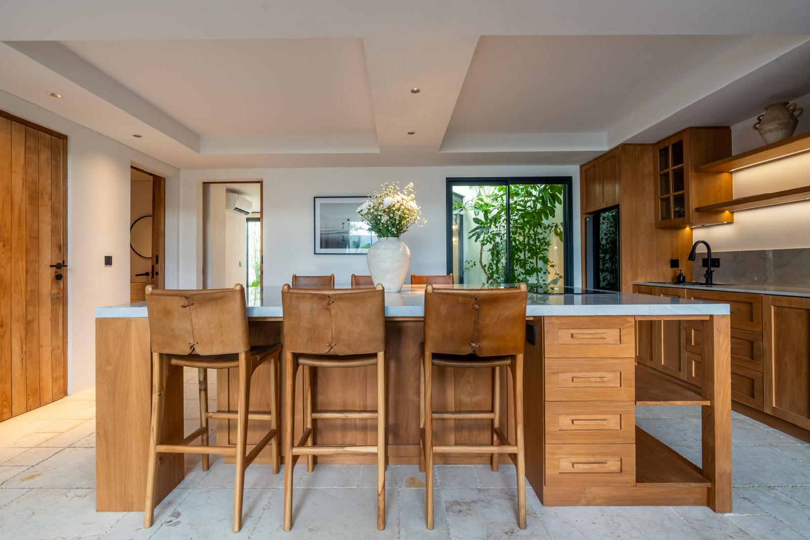 Modern Fully Furnished 3-Bedroom Villa for Monthly and Yearly Rental in Berawa — image 11