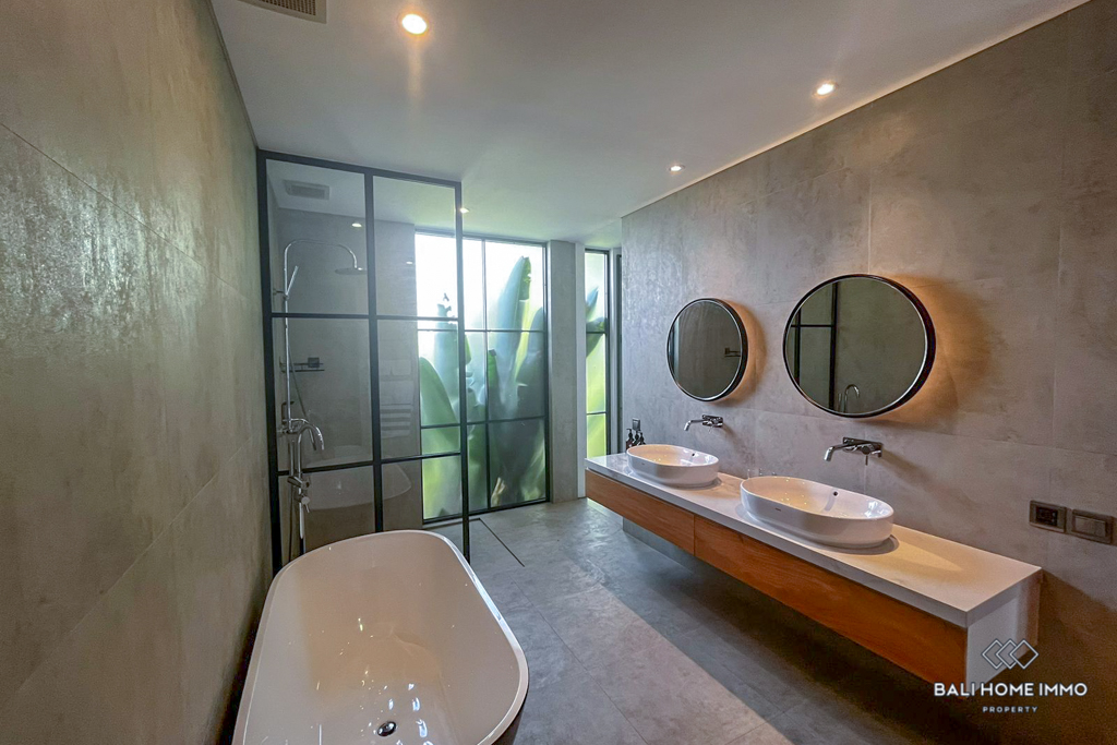 Modern 3 bedroom villa for monthly rental in Umalas Bali — image 13
