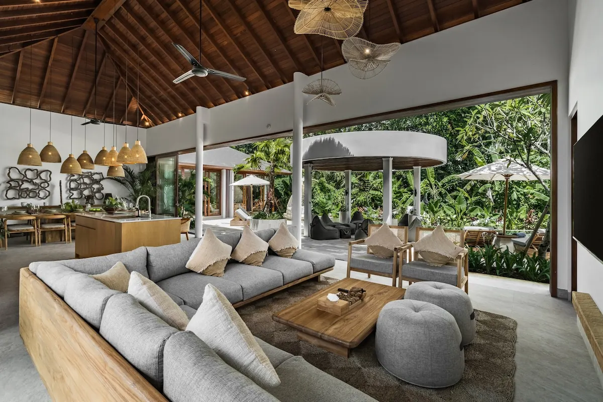 6 BR Tropical Garden Pavilion Villa Ubud — 6BR Villa Rental in Ubud — image 2