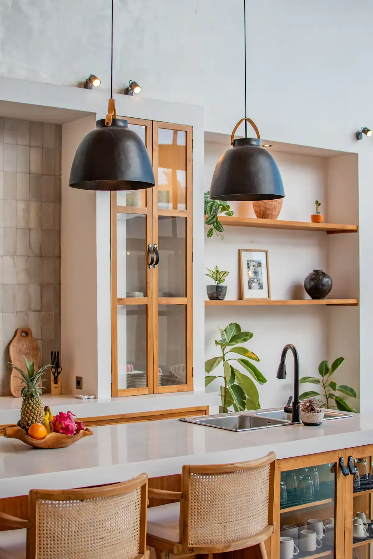 4 BR Walk-to-Beach Family Villa Canggu — 4BR Villa Rental in Canggu — image 18